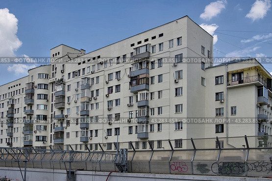 Москва. Басманный тупик, 10/12. Жилой дом кооператива Обрабстрой. Построен в 1931 году (2024 год). Стоковое фото, фотограф Илюхина Наталья / Фотобанк Лори
