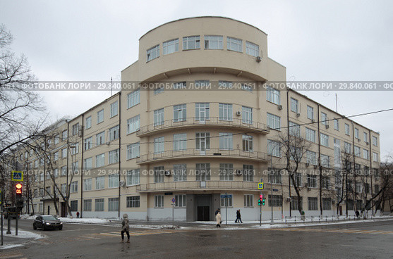 Москва, дом на улице Хользунова при пересечении с улицей Россолимо (2019 год). Редакционное фото, фотограф Дмитрий Неумоин / Фотобанк Лори