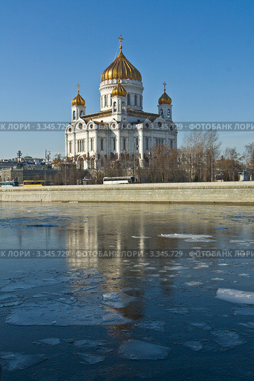 Москва, храм Христа Спасителя, весна (2012 год). Стоковое фото, фотограф ИВА Афонская / Фотобанк Лори