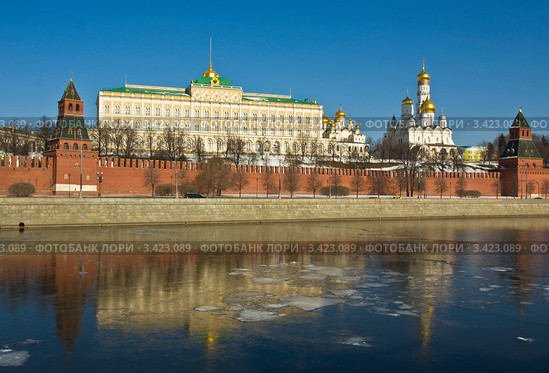 Москва, Кремль, весна (2012 год). Стоковое фото, фотограф ИВА Афонская / Фотобанк Лори