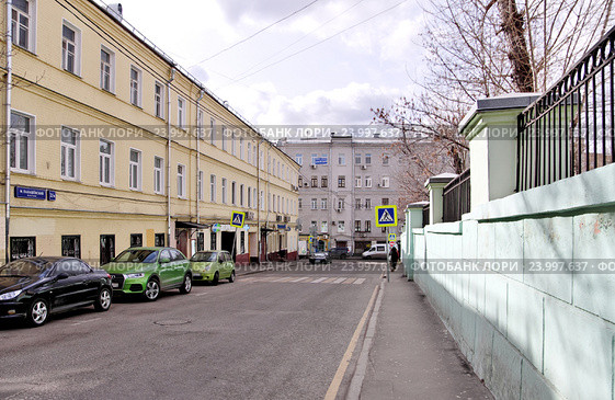 Москва. Малый Палашевский переулок весенним днем (2016 год). Редакционное фото, фотограф Илюхина Наталья / Фотобанк Лори