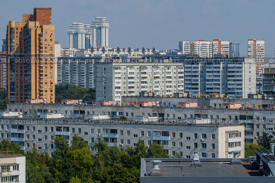 Москва, район Очаково-Матвеевское, жилые дома разных поколений (2021 год). Редакционное фото, фотограф glokaya_kuzdra / Фотобанк Лори