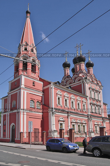 Москва. Церковь Николая Чудотворца на Болвановке (1697-1712 годы), улица Верхняя Радищевская, дом 20 (2018 год). Редакционное фото, фотограф Илюхина Наталья / Фотобанк Лори