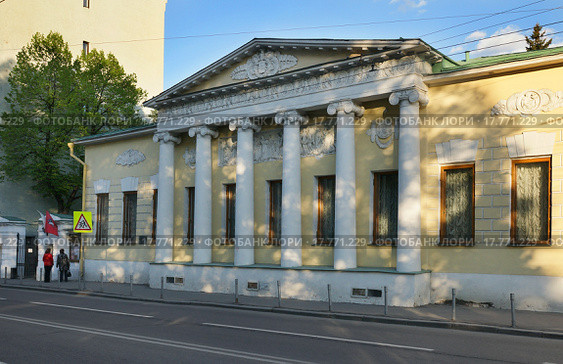 Москва, улица Пречистенка, дом 11, городская усадьба А. В. Лопухина - Е. И. Станицкой (2014 год). Стоковое фото, фотограф Dmitry29 / Фотобанк Лори