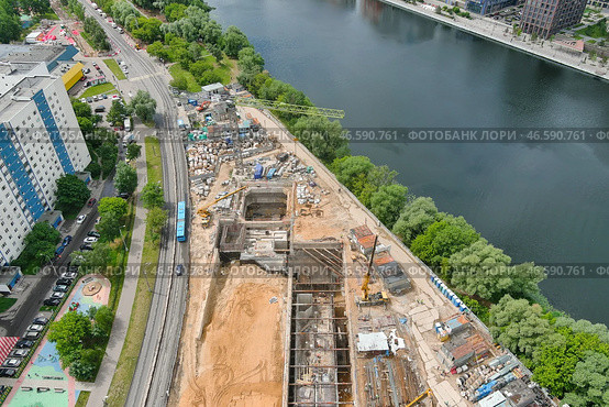 Москва. Вид на строительную площадку новой станции метро (2022 год). Стоковое фото, фотограф Владимир Гердо / ТАСС / Фотобанк Лори