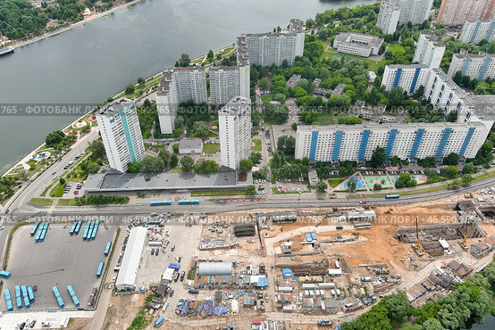 Москва. Вид на строительную площадку новой станции метро (2022 год). Стоковое фото, фотограф Владимир Гердо / ТАСС / Фотобанк Лори
