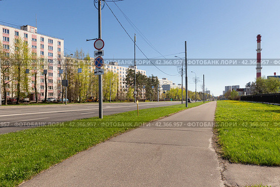 Москва, Зеленоград, Панфиловский проспект. Весна (2021 год). Редакционное фото, фотограф Evgenia Shevardina / Фотобанк Лори