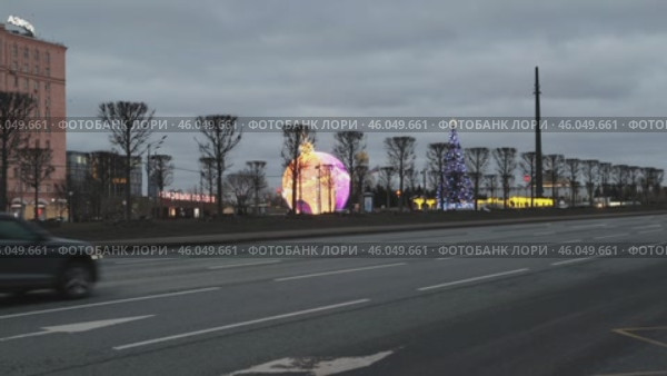 Москва,Кутузовский проспект около Парка Победы и Триумфальной арки утром. Праздничное оформление улицы. Редакционное видео, видеограф Нелик Дулатов / Фотобанк Лори