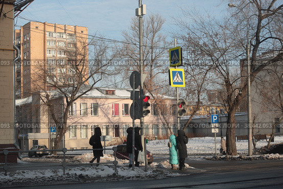 Москвички светофор на пересечении улиц Щербаковской и Ибрагимова (2022 год). Редакционное фото, фотограф Дмитрий Неумоин / Фотобанк Лори