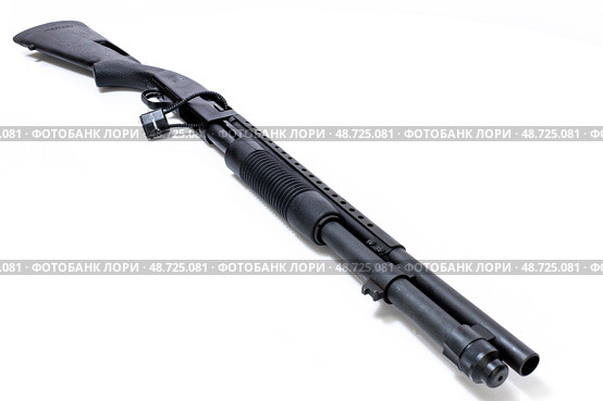 Mossberg 590 with safety lock. Редакционное фото, фотограф Дарджания Зураб / Фотобанк Лори