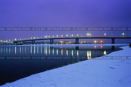 Мост через Волгу в Астрахани ( вид с городского острова в сторону Форпоста ) Стоковое фото, фотограф Павел Просянов / Фотобанк Лори