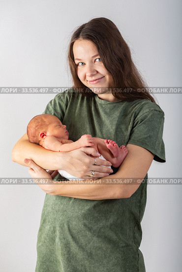 Mother and Baby kissing and hugging. Happy Family. Стоковое фото, фотограф Василий Кочетков / Фотобанк Лори