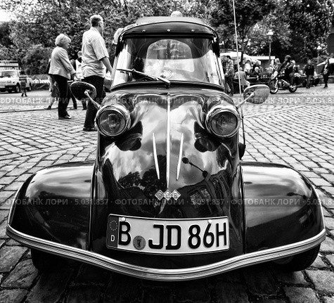 Мотоколяска Messerschmitt KR200. Черно-белый. Стилизация. Крупное зерно (2013 год). Редакционное фото, фотограф Sergey Kohl / Фотобанк Лори