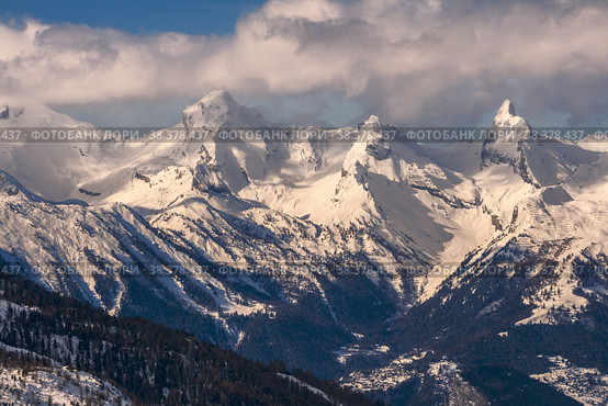 Mountain peaks in Alps. Стоковое фото, фотограф Юлия Бабкина / Фотобанк Лори