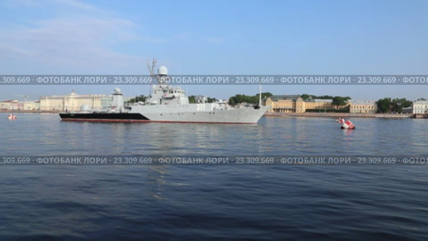 МПК «Казанец» пришвартован на Неве для участия в параде в честь Дня ВМФ России (2016 год). Редакционное видео, видеограф Сергей Дубров / Фотобанк Лори