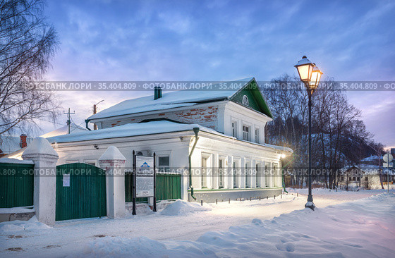 Музей Левитана на набережной Волги в Плёсе (2021 год). Стоковое фото, фотограф Baturina Yuliya / Фотобанк Лори
