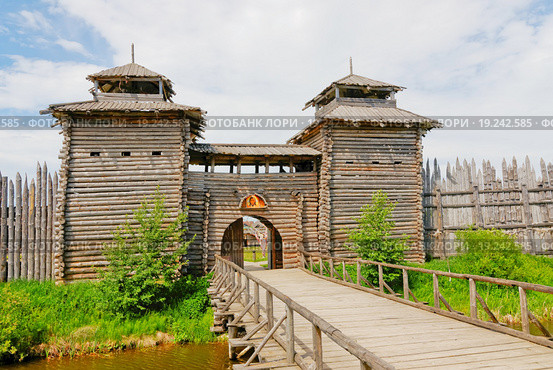 Музей "Щурово Городище". Город Суздаль (2015 год). Редакционное фото, фотограф Макаров Алексей / Фотобанк Лори