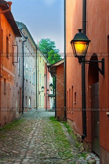 narrow streets of Old Town in Finland (2009 год). Стоковое фото, фотограф Олег Жуков / Фотобанк Лори