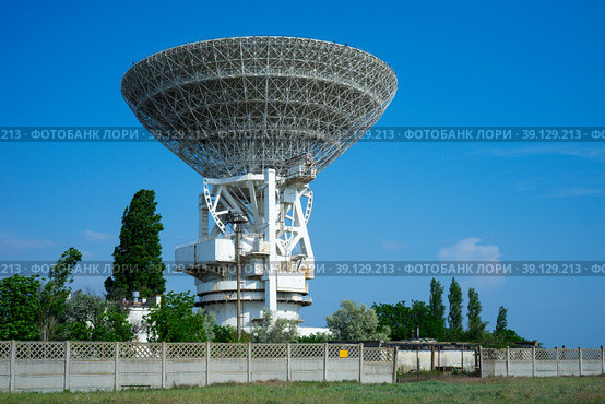 Natural landscape with a view of the RT-70 radio telescope (2018 год). Стоковое фото, фотограф Виктория Кольцова / Фотобанк Лори