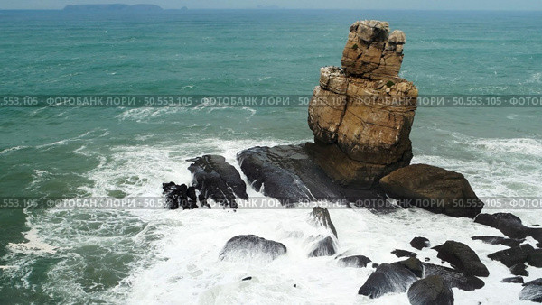 Nau dos Corvos in the Carvoeiro Cape, Peniche, Portugal. Стоковое фото, агентство Ingram Publishing / Фотобанк Лори
