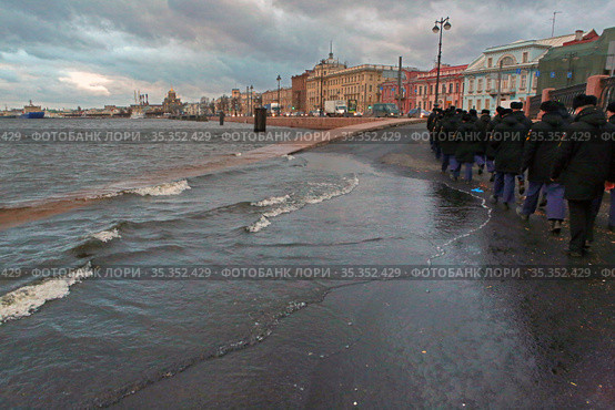 Наводнение в Санкт-Петербурге. 21 декабря 2015 г. Редакционное фото, агентство "SPb vedomosti" / Фотобанк Лори