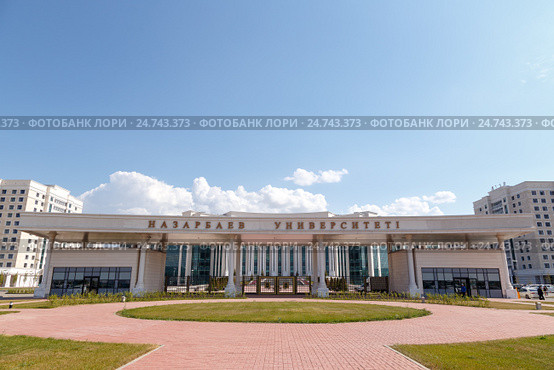 Назарбаев Университет, вид с проспекта Туран (2016 год). Редакционное фото, фотограф Никита Майков / Фотобанк Лори