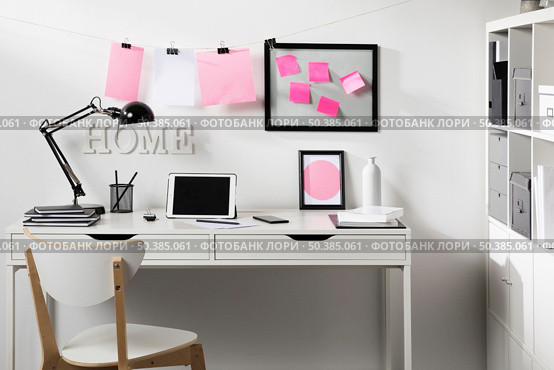 neat tidy workspace with laptop. Стоковое фото, агентство Ingram Publishing / Фотобанк Лори