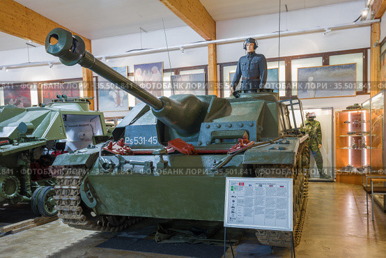 Немецкое самоходное штурмовое орудие Sd.Kfz. 142 ( StuG III Ausf.G) образца 1944г. Экспозиция музея бронетехники. Парола, Финляндия (2017 год). Редакционное фото, фотограф Виктор Карасев / Фотобанк Лори