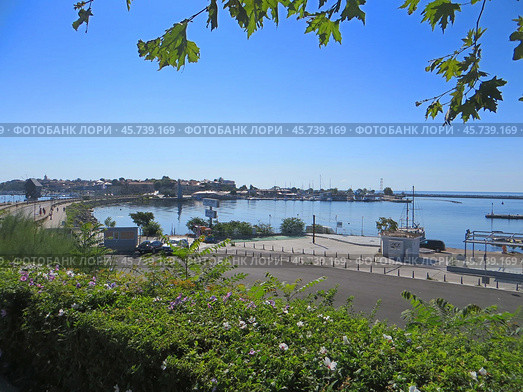 Nesebar, Bulgaria. August 01, 2024.Panorama of Old Town of Nessebar and seaside. Редакционное фото, фотограф Мария Фетисова / Фотобанк Лори
