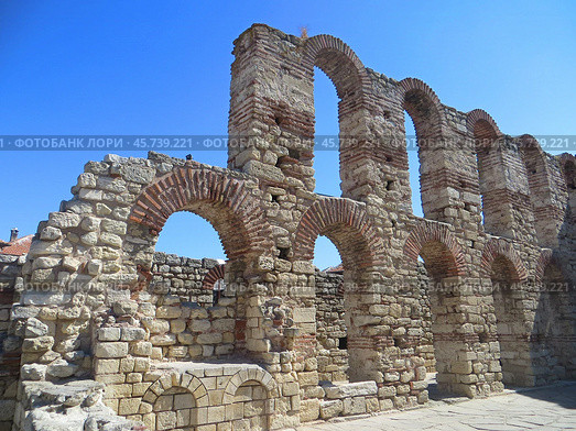 Nesebar, Bulgaria. August 01, 2024.Ruins of St. Sophia's Church. Редакционное фото, фотограф Мария Фетисова / Фотобанк Лори