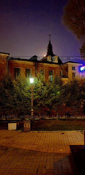 Night Scene in the Historical Center of the City (2022 год). Стоковое фото, фотограф Константин Никитеев / Фотобанк Лори