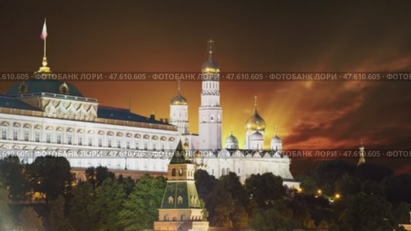 Night view of the Moscow Kremlin, Russia (most popular view). Against the background of the sunset. Стоковое видео, видеограф Владимир Журавлев / Фотобанк Лори