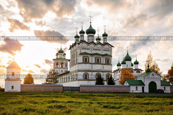 Николо-Вяжищский ставропигиальный женский монастырь (2022 год). Стоковое фото, фотограф Юлия Бабкина / Фотобанк Лори