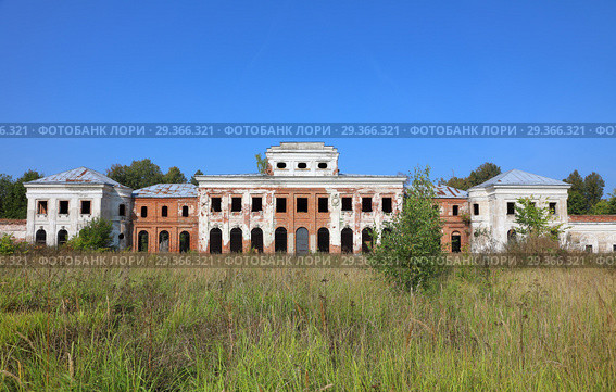 Noble estate Chernyshev in the village Yaropolets near Volokolamsk, Russia (2018 год). Редакционное фото, фотограф Алексей Кузнецов / Фотобанк Лори