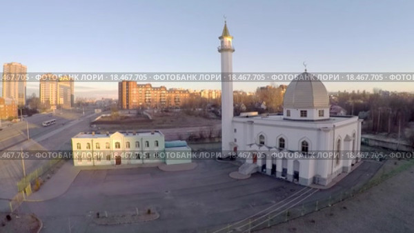 Новая мечеть в Коломягах, Санкт-Петербург, аэросъемка. Стоковое видео, видеограф Всеволод / Фотобанк Лори