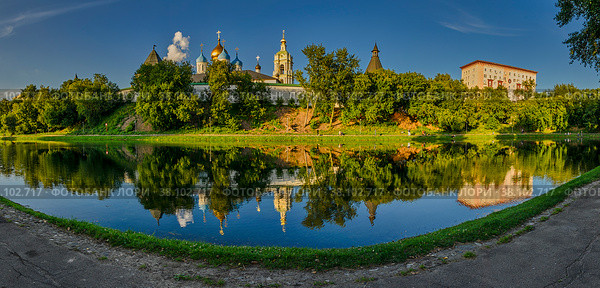 Novospassky monastery is an ancient landmark of Moscow. Стоковое фото, фотограф Галина Царькова / Фотобанк Лори