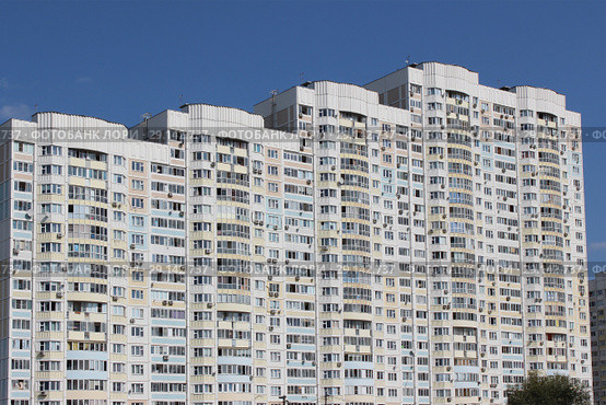 Новые жилые дома на улице Борисовка в Мытищах, Московская область (2018 год). Редакционное фото, фотограф Елена Орлова / Фотобанк Лори