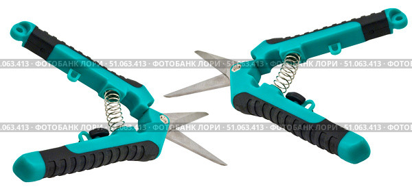 Ножницы по металлу на белом фоне. Metal scissors on white background. Стоковое фото, фотограф Татьяна Д / Фотобанк Лори