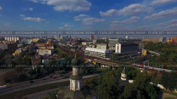 Облет древнего Андроникова монастыря в Москве. Съемка с квадрокоптера (2015 год). Стоковое видео, видеограф Сергей Полетаев / Фотобанк Лори