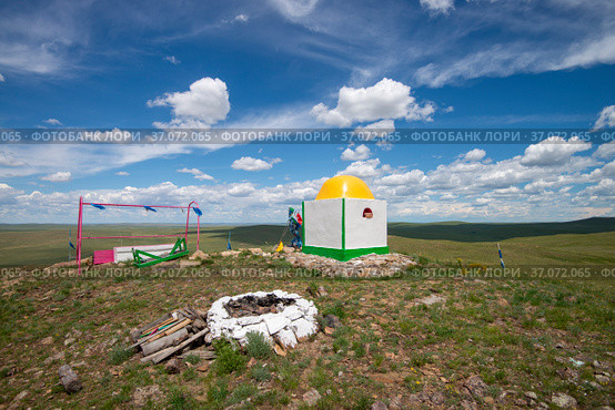 Обо на вершине сопки Тавын-Тологой, южное Забайкалье. Стоковое фото, фотограф Геннадий Соловьев / Фотобанк Лори