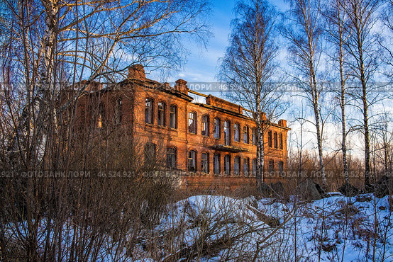 Общежитие для детей старообрядцев в деревне Попово Нижегородской области. Стоковое фото, фотограф Илья Старков / Фотобанк Лори