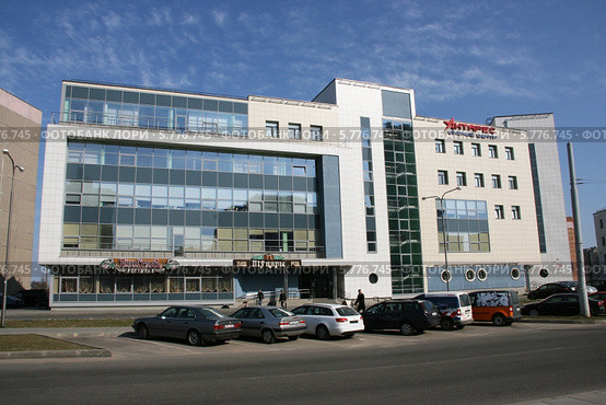 Офисное здание, Минск, Беларусь (2014 год). Редакционное фото, фотограф Марина Шатерова / Фотобанк Лори