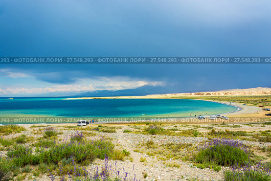On the shore of Lake Issyk-Kul, Kyrgyzstan (2016 год). Стоковое фото, фотограф Валерий Смирнов / Фотобанк Лори