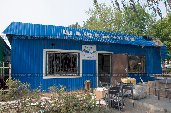 Орловское кафе "Индира" после взрыва (2010 год). Редакционное фото, фотограф Юрий Жеребцов / Фотобанк Лори