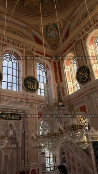 Ortakoy Mosque or the Grand Imperial Mosque of Sultan Abdulmecid, Istanbul. Редакционное видео, видеограф Zita Khasanova / Фотобанк Лори
