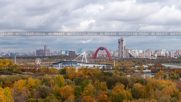 Осенний городской пейзаж. Москва, Россия. (2019 год). Стоковое фото, фотограф Евгений Капранов / Фотобанк Лори