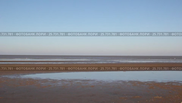 Отлив на Азовском море при сильном ветре восточных направлений. Стоковое видео, видеограф Олег Хархан / Фотобанк Лори