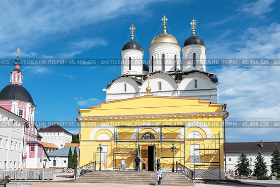 Пафнутиев Боровский монастырь. Боровск, Калужская область. (2024 год). Редакционное фото, фотограф Лариса Гордеева / Фотобанк Лори