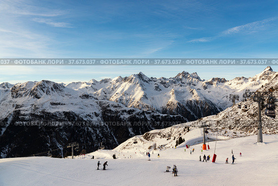 Panorama of the Austrian ski resort of Ischgl (2014 год). Редакционное фото, фотограф Наталия Попова / Фотобанк Лори