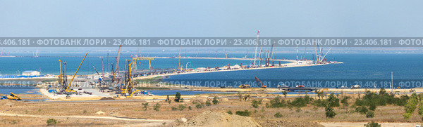 Панорама строительства транспортного перехода через Керченский пролив (2016 год). Редакционное фото, фотограф Алексей Шматков / Фотобанк Лори